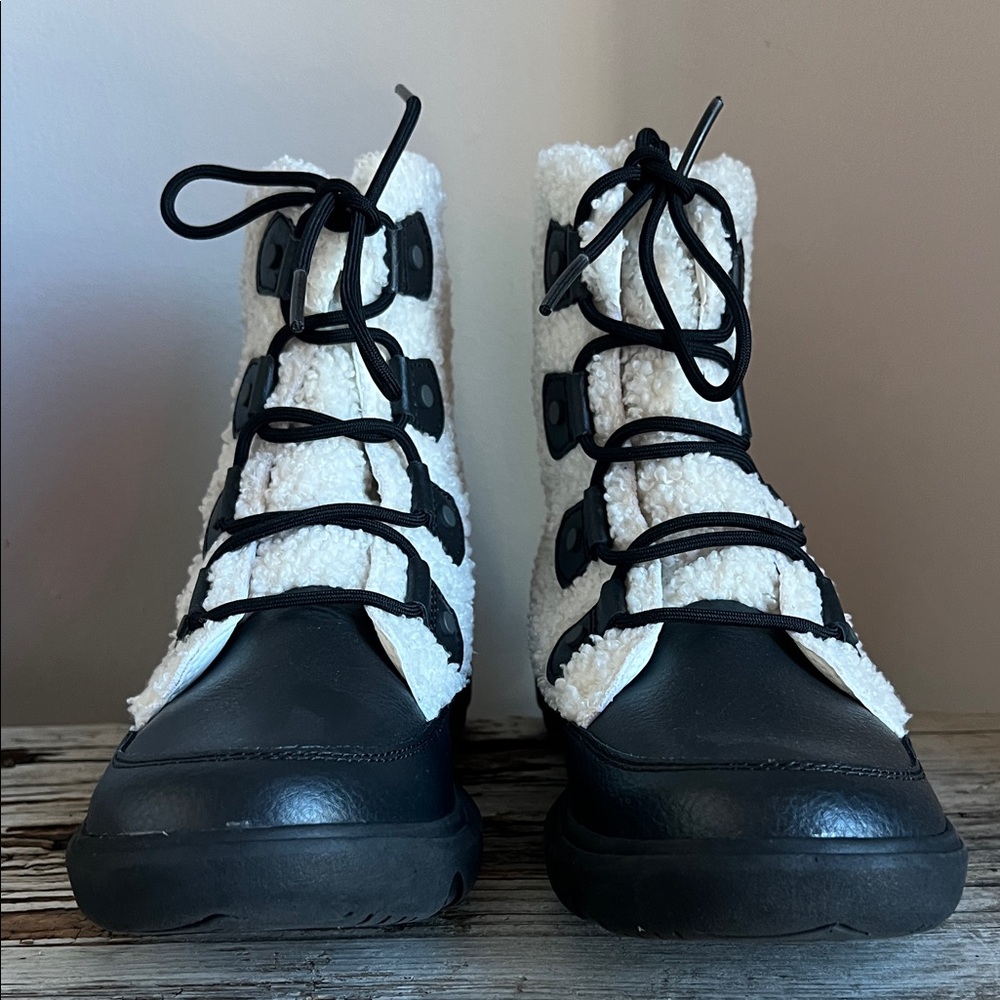 Sorel Black and Cream Women’s EUR 39.5 USA 8.5 Sherpa Boots - Picture 5 of 14